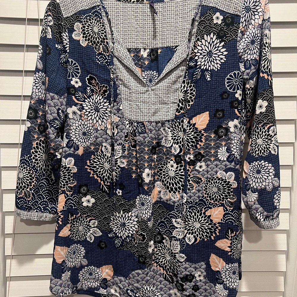NYDJ Blue and White Graphic Blouse with 3/4 Sleeves